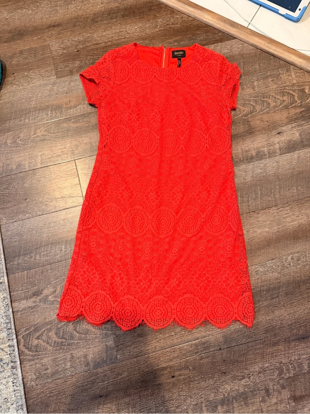 Laundry by Shelli Segal Lace Sheath Dress Size 6 Coral Red Scalloped Hem